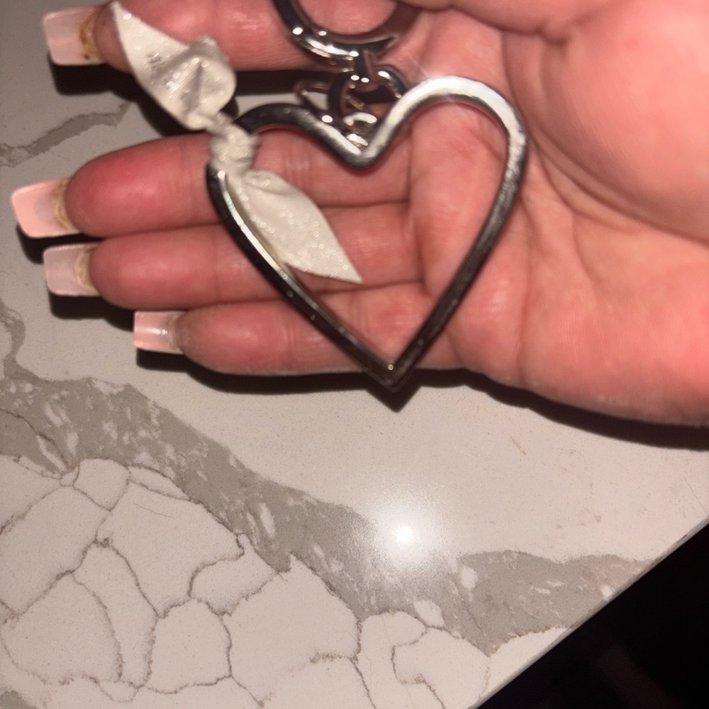 Burberry Silver Heart Keyring - Picture 3 of 4